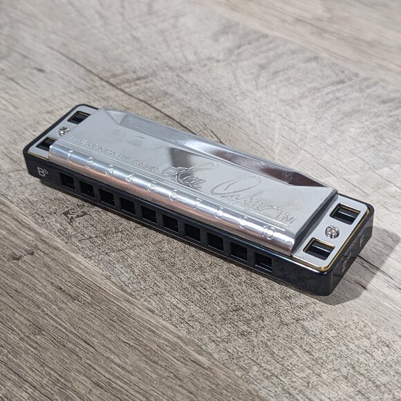 Lee Oskar by Tombo Bb major diatonic harmonica with case and instructions - Picture 1 of 9